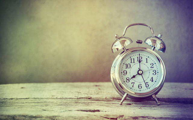 pedir 5 minutos más al despertador.