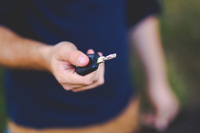 Cómo los ladrones pueden abrir los coches con apertura sin llave