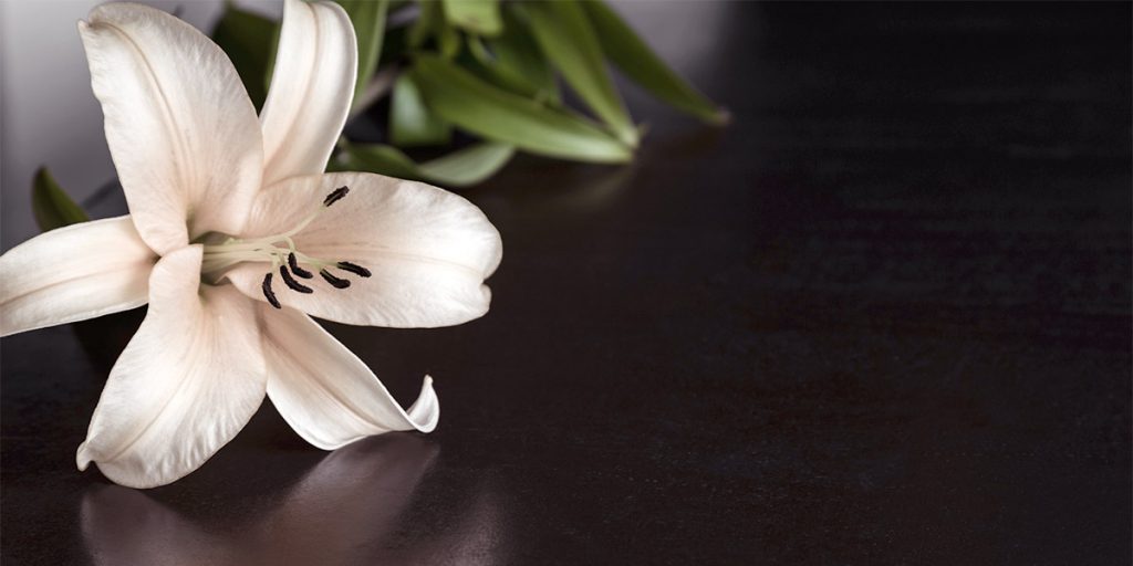 El significado de la ornamentación floral en un funeral