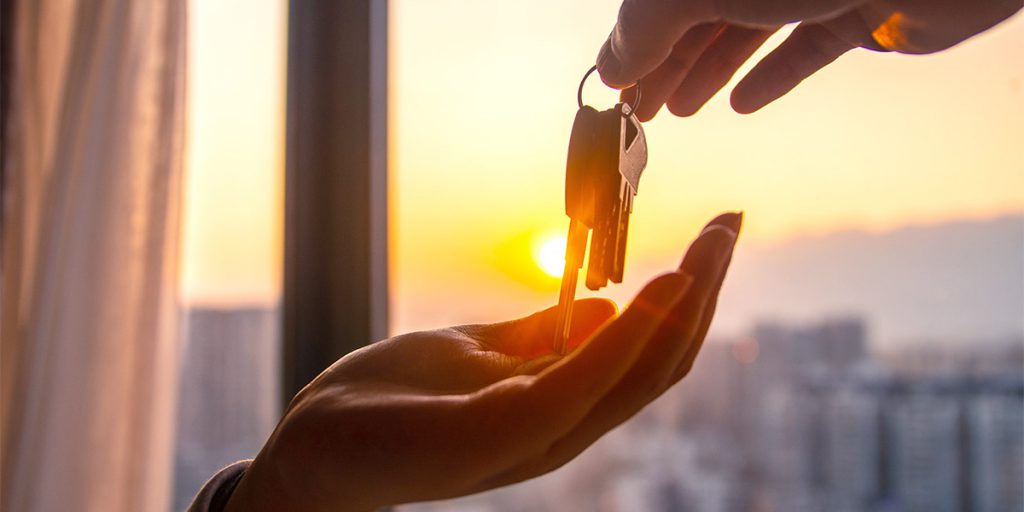 ¿Qué sucede si fallece el arrendador de un piso de alquiler?