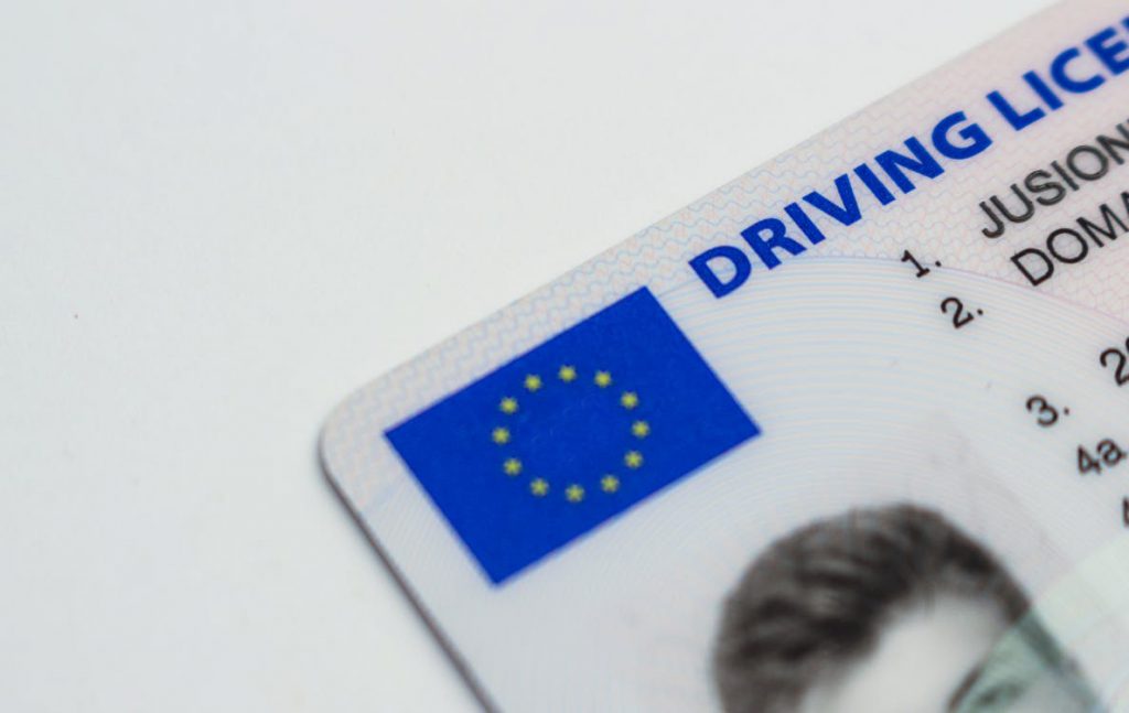 Multas por conducir un coche sin carnet