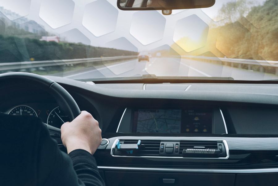 ¿Por qué es interesante incluir la cobertura de lunas en tu seguro de coche?