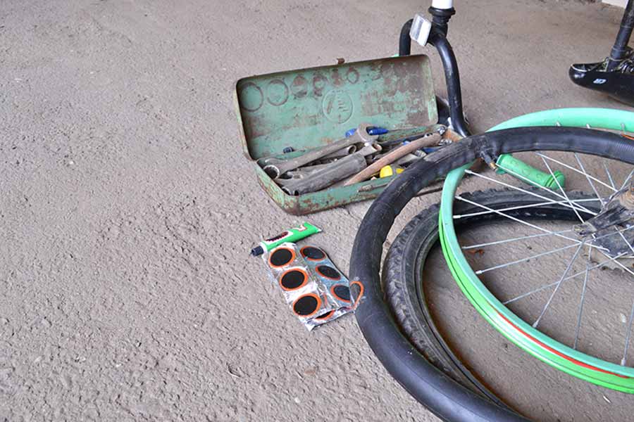 arreglar pinchazo de bici