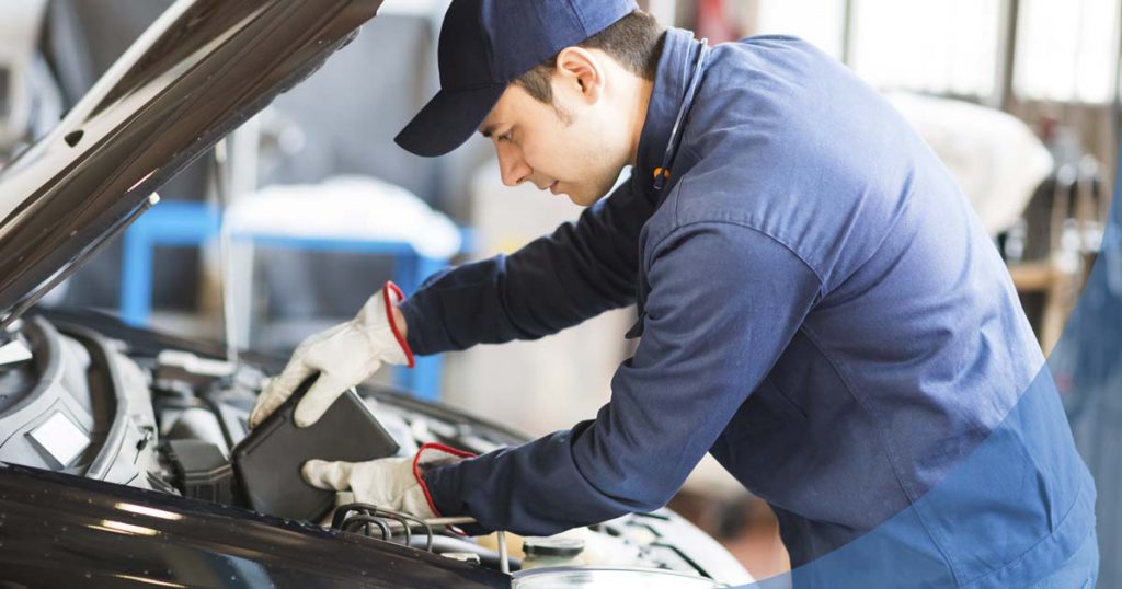 Cada cuánto cambiar el aceite del coche y por qué es tan importante