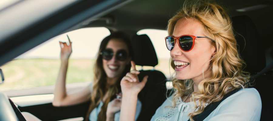 Consejos para escuchar música en el coche y conducir mejor