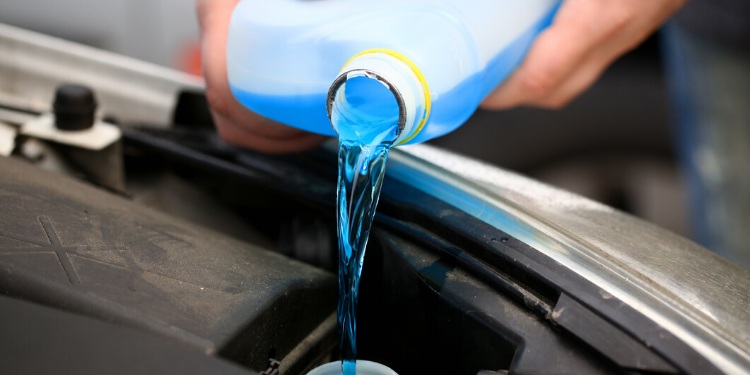 Cómo cambiar el líquido refrigerante del coche