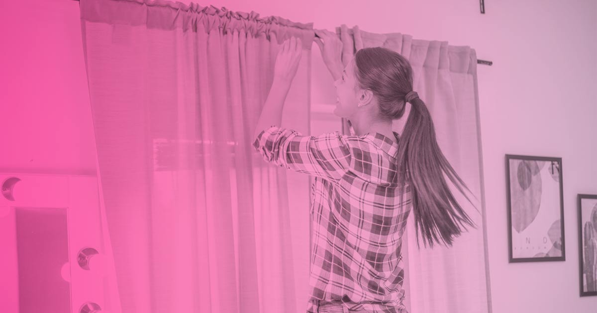 Cómo colgar cortinas sin taladrar: 15 Pasos