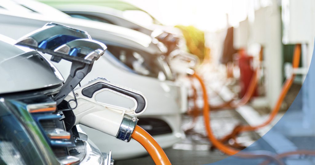 ¿Cómo funciona el motor de un coche híbrido?