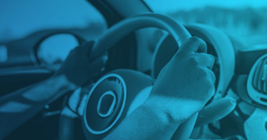 ¿A qué es debida la vibración en el volante del coche?