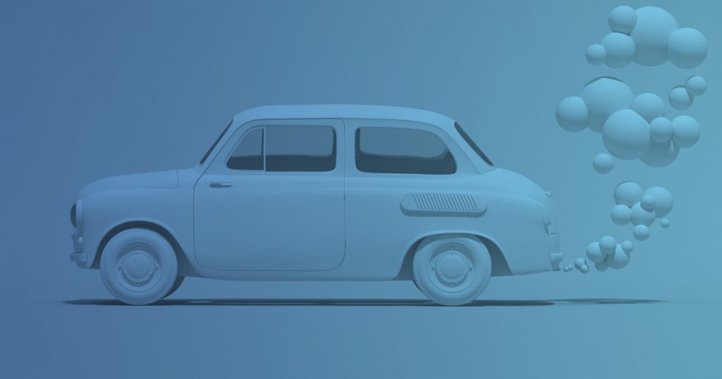 Por qué mi coche echa humo blanco y huele a quemado