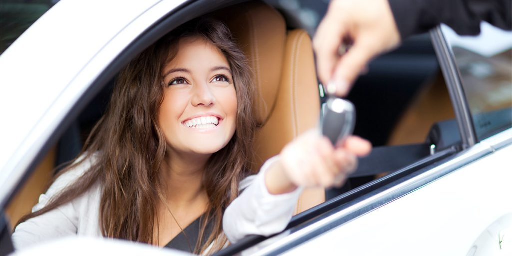 ¿Qué es un coche por suscripción y en qué se diferencia del renting?