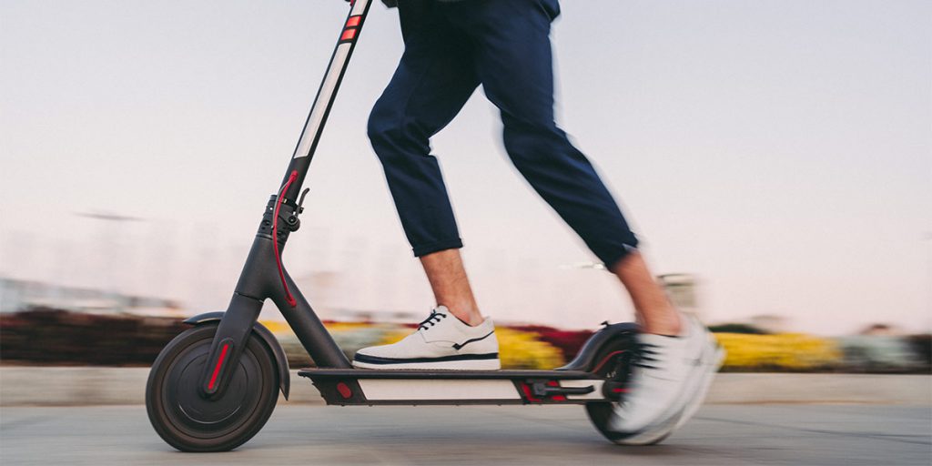 ¿Cuál es la presión adecuada de las ruedas para tu patinete eléctrico? Te damos más detalles