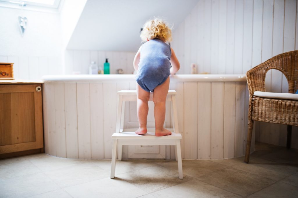 ¿Cómo proteger a los niños y prevenir los accidentes en casa?
