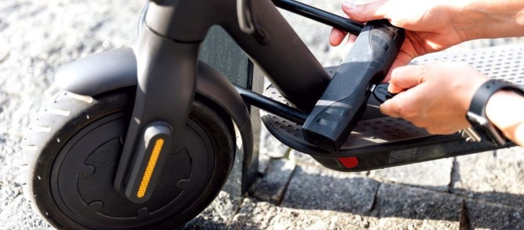 ¿Cómo atar tu patinete para evitar robos?