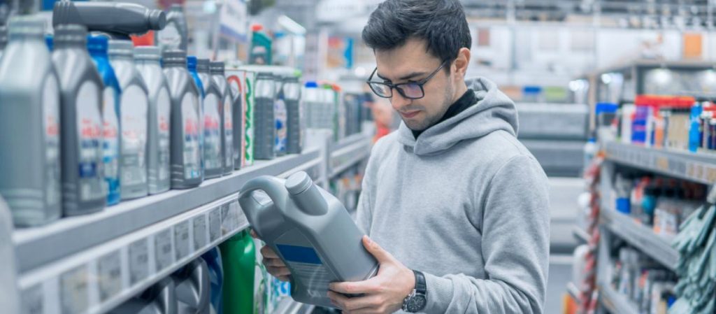 ¿El aceite del coche caduca? Todo lo que necesitas saber