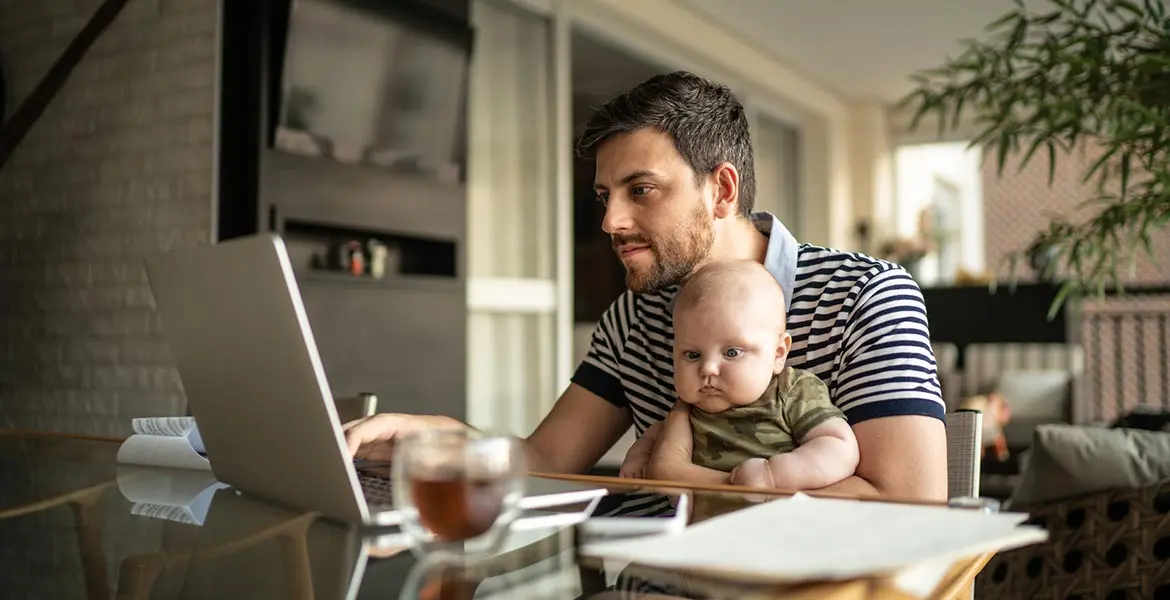 Permiso de paternidad en autónomos: cómo solicitarlo