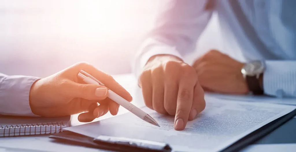 Descubre qué es un contrato mercantil y cuándo debes hacerlo