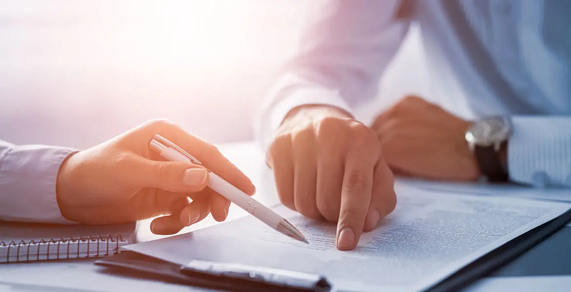 Descubre qué es un contrato mercantil y cuándo debes hacerlo