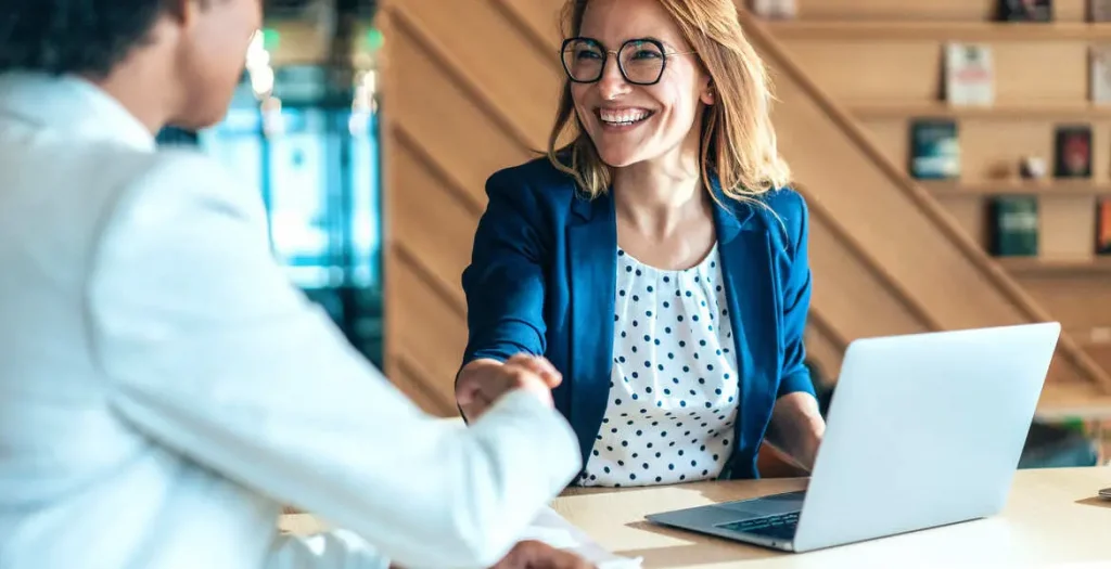 Relaciones con clientes: ¿cómo mejorarlas?