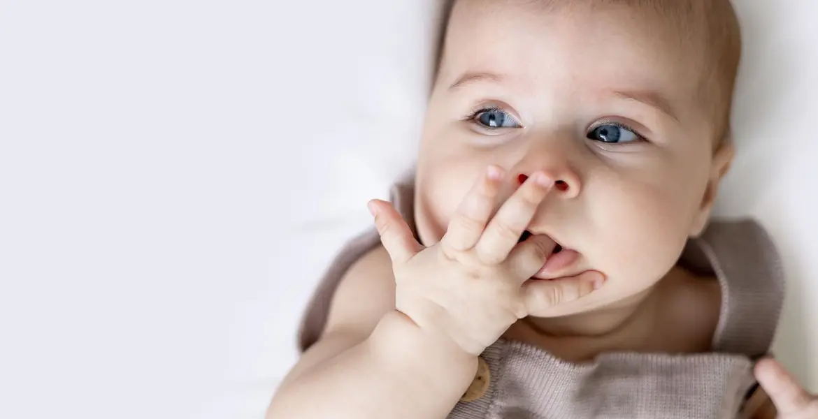 pueden salir los dientes a los 3 meses